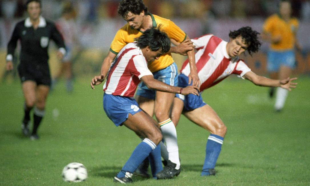 Dono de dois títulos (1953 e 1979), o Paraguai está desde o fim da década de 70 sem conquistar a Copa América. É uma das três seleções na prateleira das que venceram duas vezes a competição Foto: Hipólito Pereira / Agência O Globo