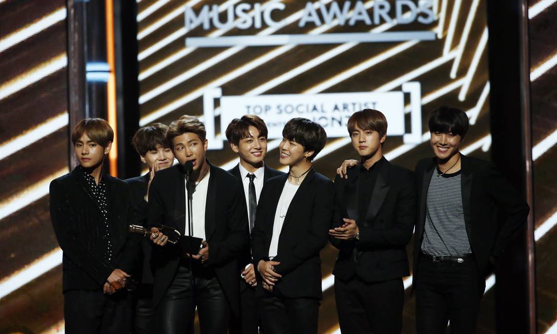 O grupo de kpop BTS no Billboard Music Awards, em 2017 Foto: MARIO ANZUONI / Reuters