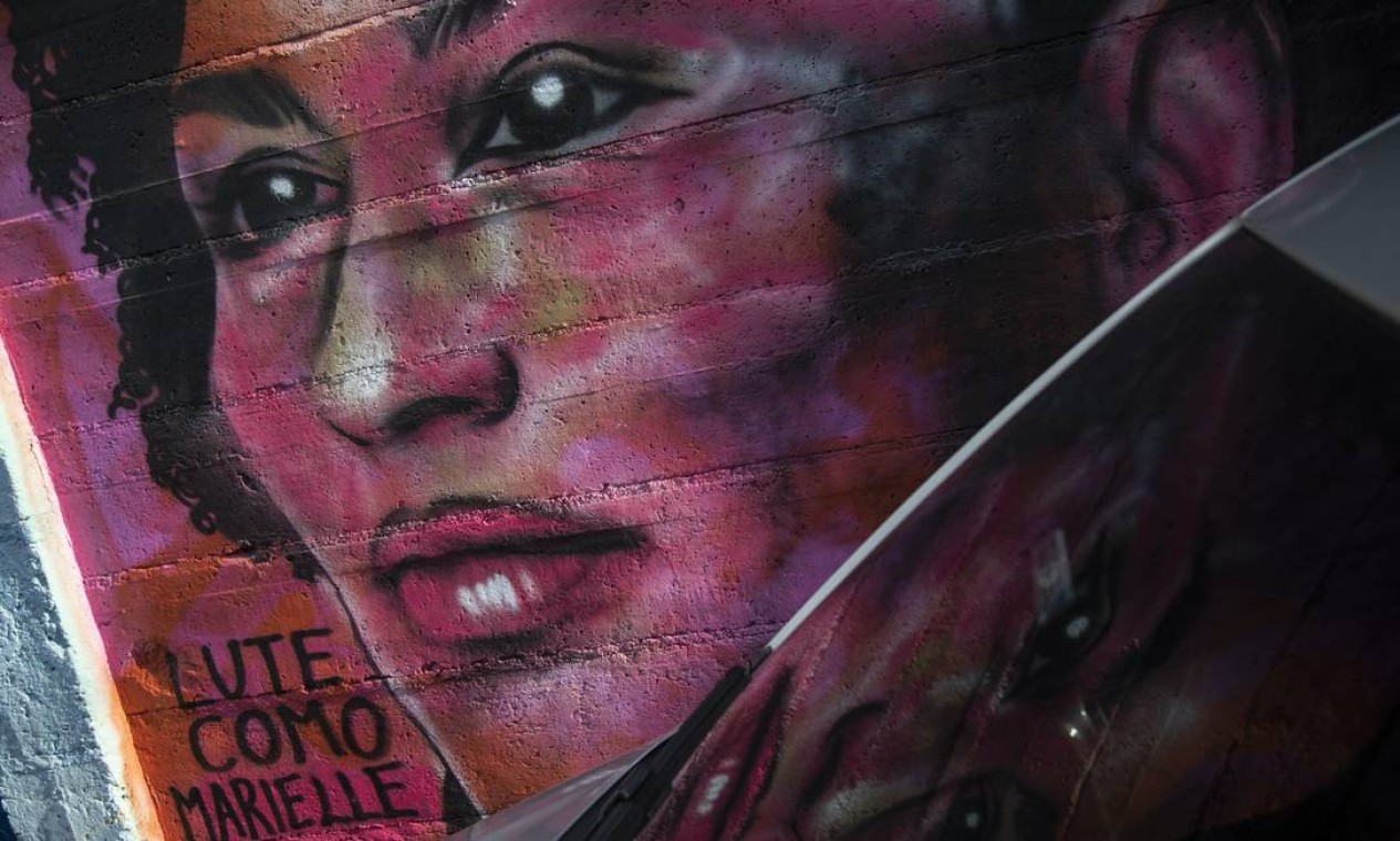 A vereadora assassinada Marielle Franco é retrata com um grafite na comunidade Tavares Bastos, zona sul do Rio Foto: GABRIEL MONTEIRO / Agência O Globo