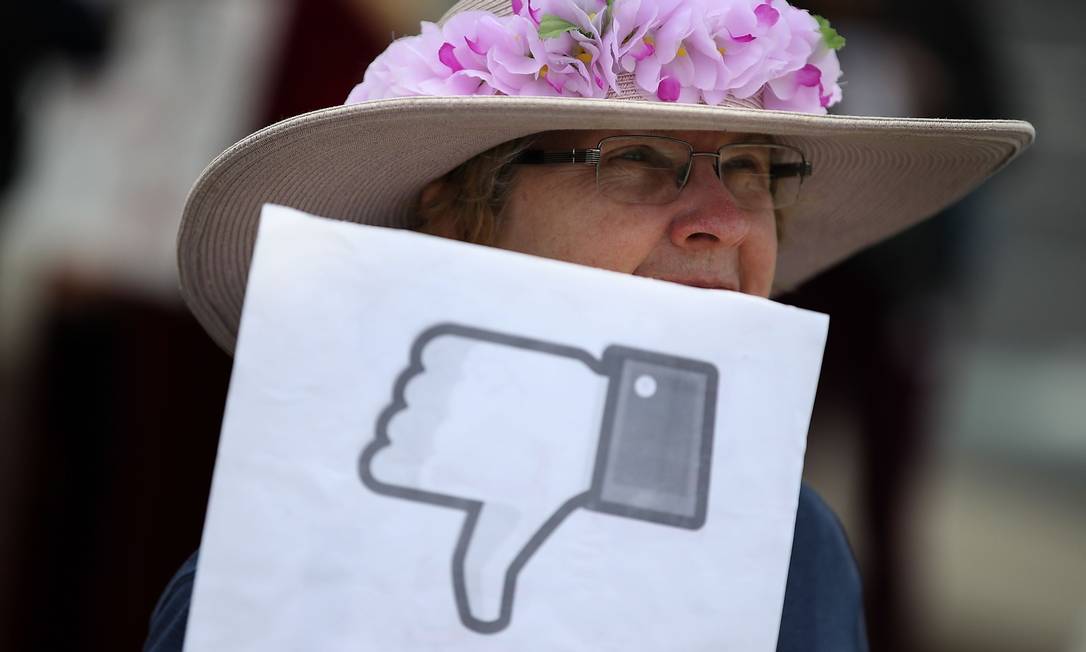 Facebook e serviços ficaram fora do ar, causando transtornos. Foto: JUSTIN SULLIVAN / AFP