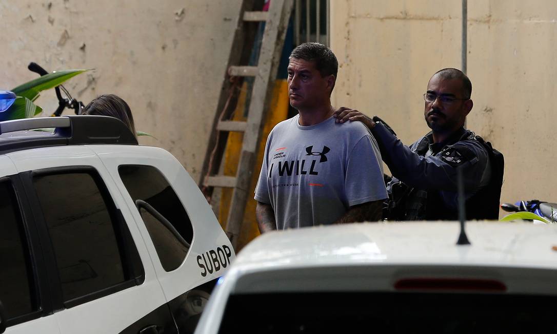 Ronnie Lessa deixa a DH para uma audiencia de Custódia Foto: Pablo Jacob / Agência O Globo