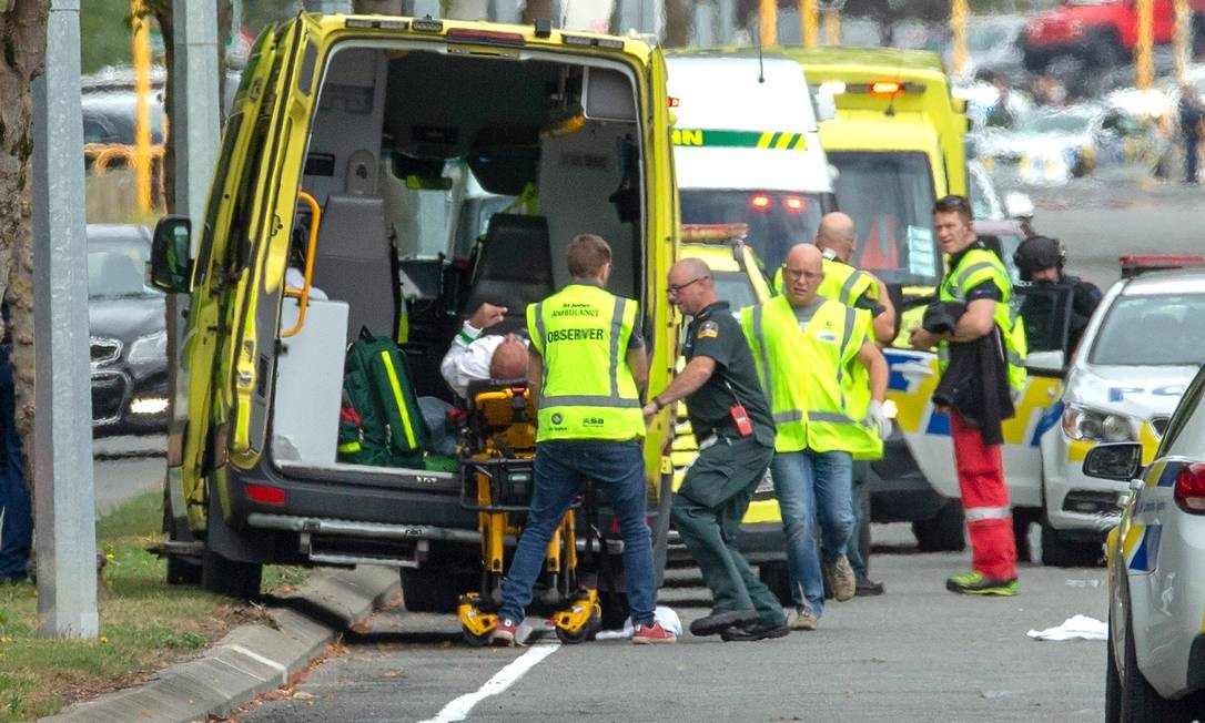 Resultado de imagem para 2019, pelo menos 49 pessoas morreram após ataques contra duas mesquitas em Christchurch, Nova Zelândia