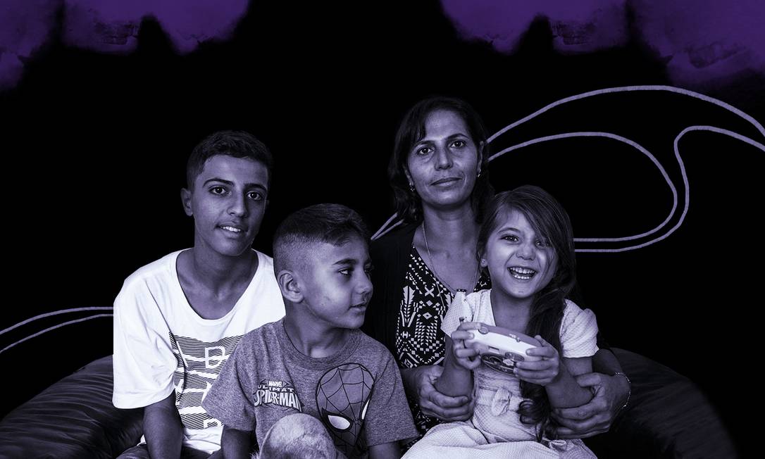 Fatima com os filhos Lawand, de 15 anos, Laith, de 7, e Simaf, de 4 Foto: Arte de Luiz Lopes sobre foto divulgação (ACNUR)