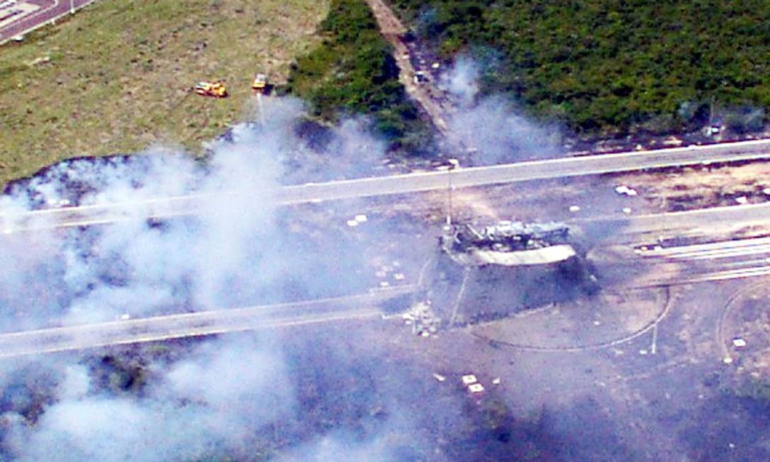 A plataforma de lançamento destruída, em outubro de 2003, quando fracassou o segundo teste do Veículo de Lançamento de Satélites brasileiro Foto: FAB/Divulgação