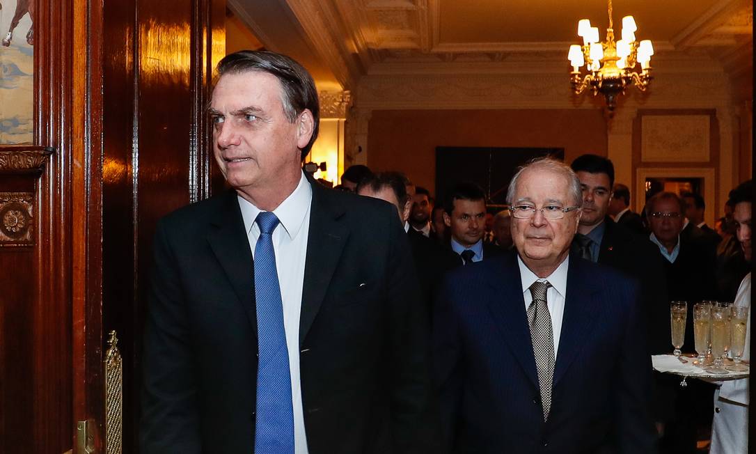 Presidente Jair Bolsonaro, acompanhado de Sérgio Amaral, embaixador do Brasil em Washington Foto: Agência O Globo