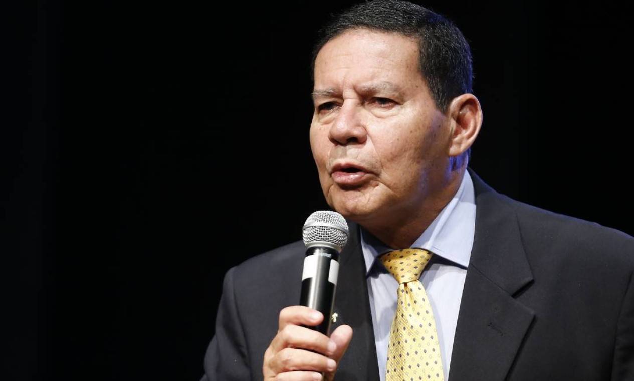 mour-o-rebate-olavo-de-carvalho-e-diz-que-governo-precisa-ter