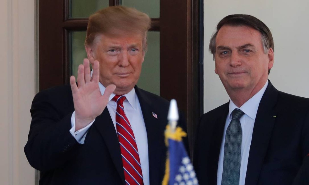 O presidente dos Estados Unidos, Donald Trump, recebe Jair Bolsonaro para reunião na Casa Branca Foto: CARLOS BARRIA / REUTERS