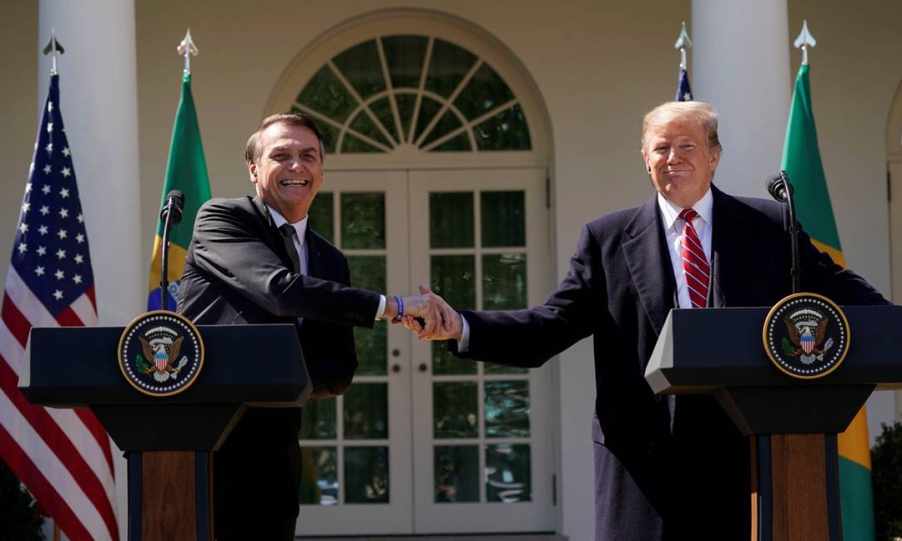 Encontro bilateral entre os presidentes do Brasil, Jair Bolsonaro, e dos EUA, Donald Trump, realizado em março, em Washington. Na ocasião, foram firmados diversos acordos entre os países Foto: KEVIN LAMARQUE / REUTERS