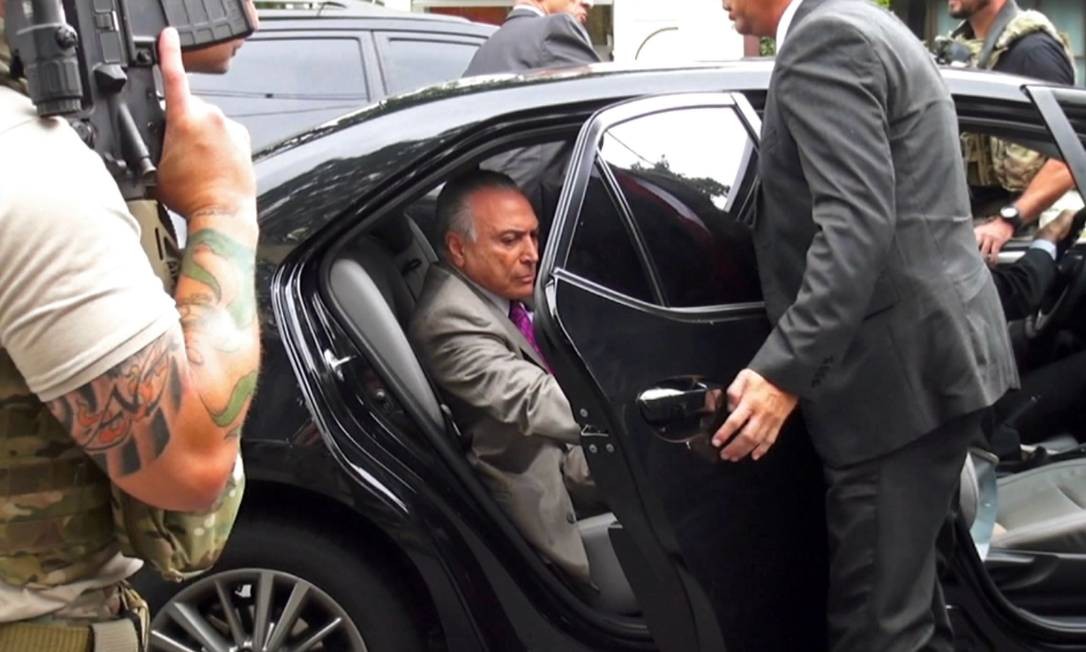 O ex-presidente Michel Temer ao ser preso em SÃ£o Paulo na quinta-feira Foto: AFP