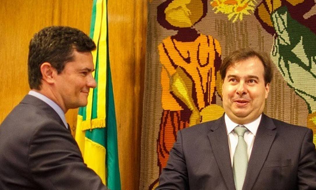 O ministro da Justiça, Sergio Moro, se encontra com o presidente da Camara, Rodrigo Maia, para entregar o plano de segurança. Foto: Daniel Marenco / Agência O Globo