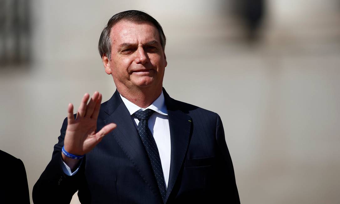 
Bolsonaro acena ao chegar à reunião de cúpula que lançou o Prosul nesta sexta no Chile: acusações de machismo e homofobia são “mentira’
Foto:
/
Esteban Garay/REUTERS
