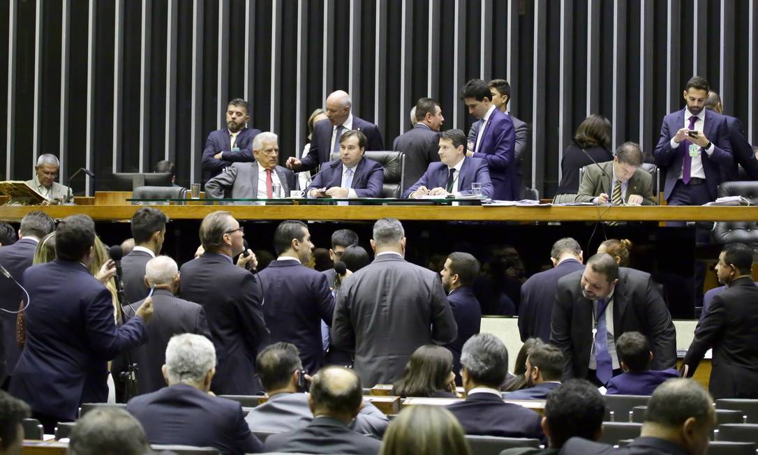Câmara aprova PEC que tira poder do governo sobre Orçamento
Foto: Luis Macedo / /