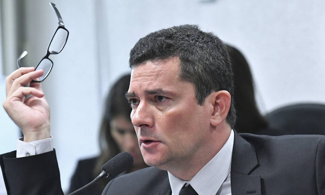 O ministro da Justiça, Sergio Moro, durante audiência na CCJ do Senado: grupo da Câmara cada vez mais distante dele Foto: Geraldo Magela/Agência Senado