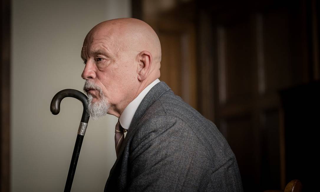 John Malkovich interpreta o detetive Poirot em nova série – NiT