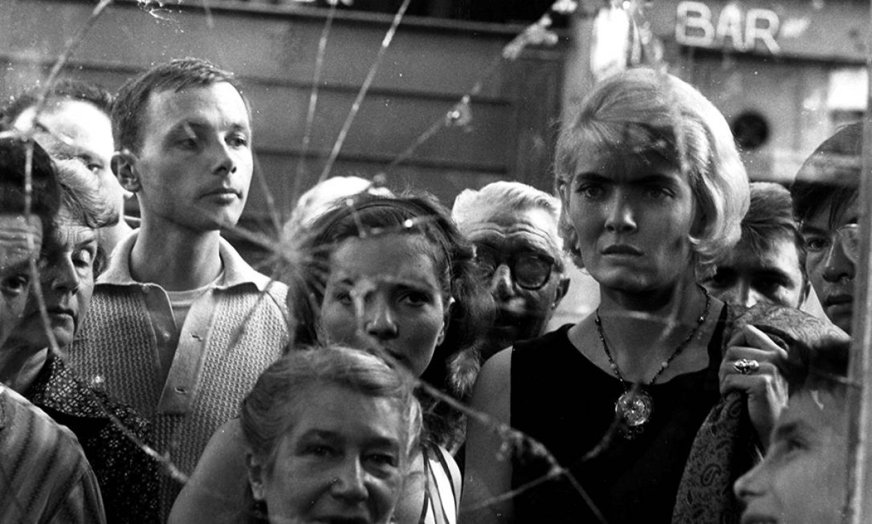 Em 'Cléo das 5 às 7' (1962), o segundo longa-metragem da carreira de Agnés, Corinne Marchand vive uma cantora que aguarda o resultado de uma biópsia Foto: Divulgação