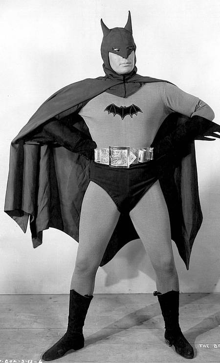 1943// Lewis Wilson como Batman em um seriado de cinema Foto: Reprodução