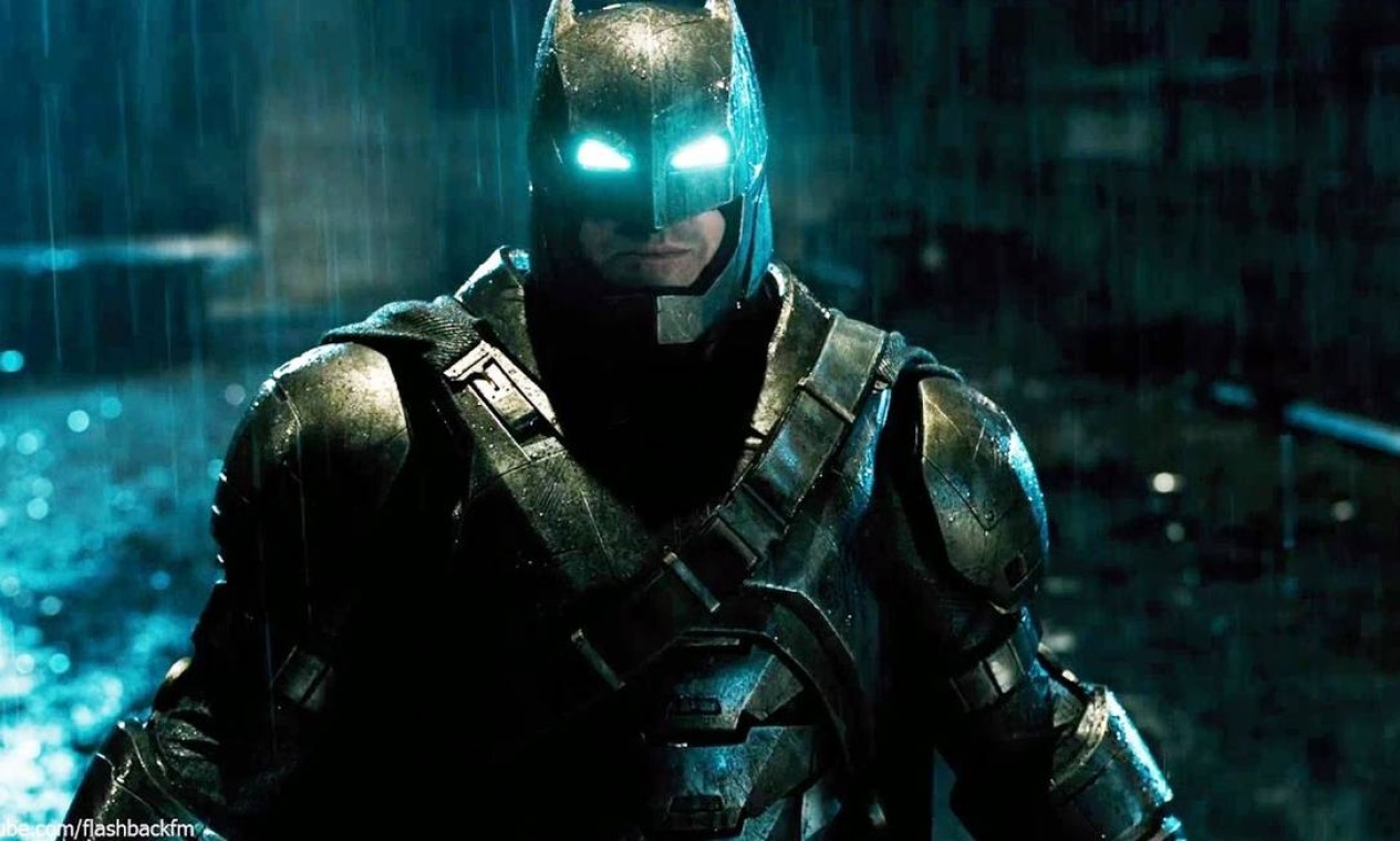 2016//Ben Affleck no filme "Batman V Superman", com a roupa usada para enfrentar o Homem de Aço Foto: Reprodução