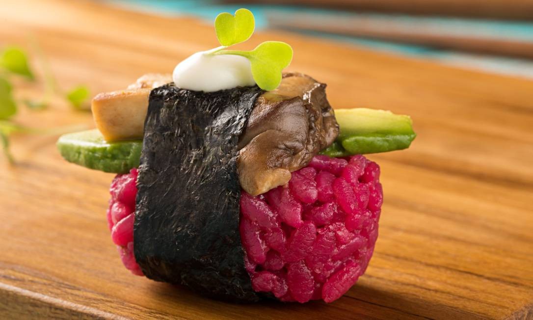  Yasai Natural Sushi: cor e sabor em cogumelos e frutas em vez de peixes Foto: RODRIGO AZEVEDO FOTOGRAFIA / Divulgação