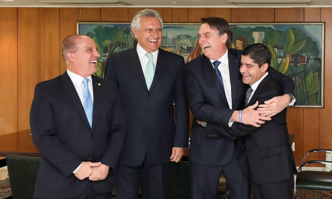 Após uma série de atritos com o presidente da Câmara, o presidente se reuniu pela primeira vez com presidentes de partidos no Palácio do Planalto, entre eles os presidentes do DEM e prefeito de Salvador, ACM Neto, e o presidente do PSDB e candidato derrotado à Presidência, Geraldo Alckmin Foto: Marcos Correa / Divulgação Presidência