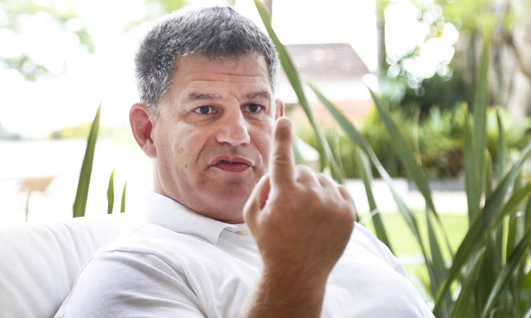 No dia 18 de fevereiro, Bolsonaro demitiu o seu braço direito na campanha e ex-presidente do PSL, Gustavo Bebianno, da Secretaria Geral da Presidência, no meio de uma crise provocada por denúncias de uso de candidatos laranjas pelo PSL para desvio de verbas do Fundo Partidário nas eleições de 2018 Foto: Marcos Ramos / Agência O Globo