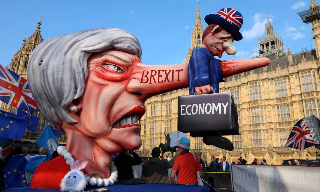 
Manifestação contra o Brexit (Photo by ISABEL INFANTES / AFP)
Foto:
/
Isabel Infantes/AFP/1-2019
