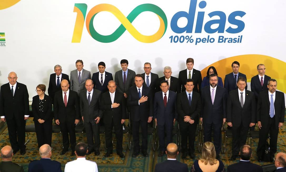 Jair Bolsonaro participa da solenidade alusiva aos 100 dias de governo no Palácio do Planalto Foto: Jorge William / Agência O Globo