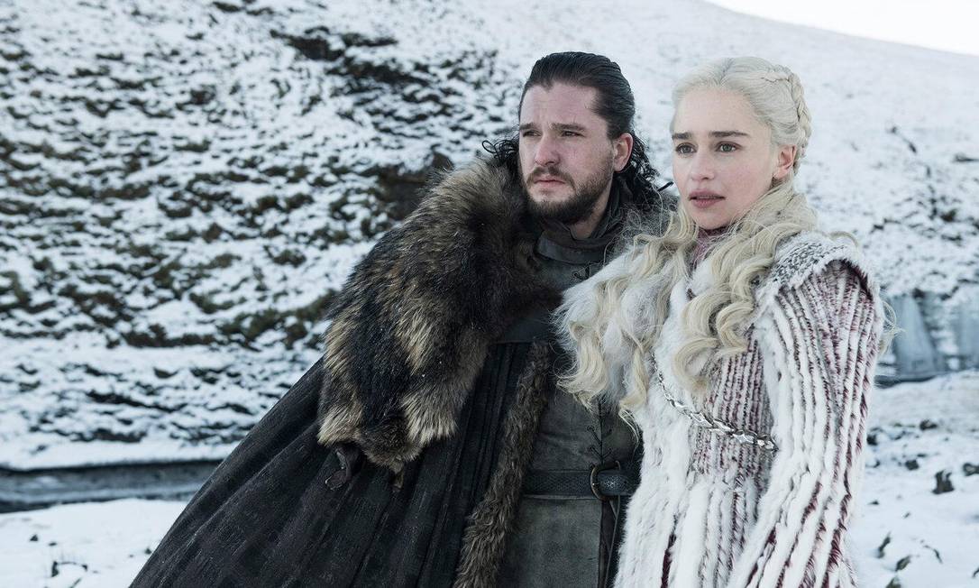 Jon Snow (Kit Harington) e Daenerys Targaryen (Emilia Clarke) em 'Game of thrones' Foto: Divulgação