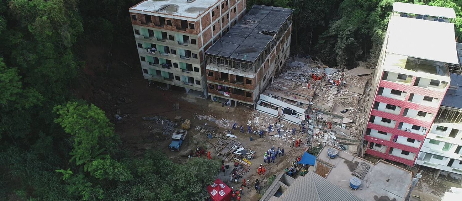 Sobe Para Cinco O Número De Mortos No Desabamento De Prédios Em Muzema Jornal O Globo 