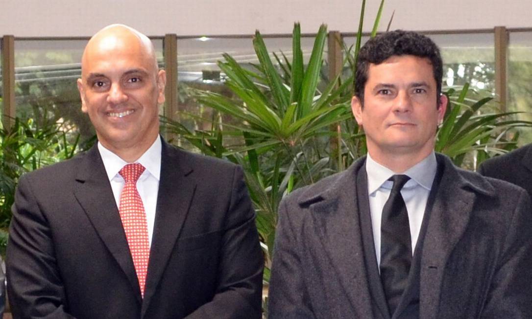 Alexandre de Moraes e Sergio Moro durante encontro em 2016, em Curitiba: pacotes devem tramitar juntos no Congresso Foto: Divulgação/Justiça Federal do Paraná