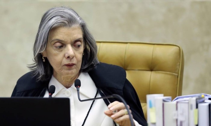 A ministra Cármen Lúcia durante sessão no Supremo Tribunal Federal Foto: Jorge William / Agência O Globo