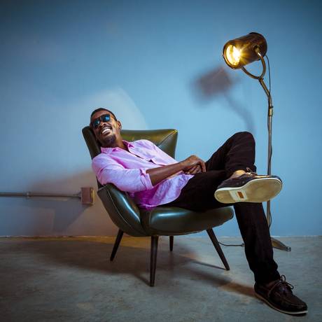 Justiça condena Seu Jorge a pagar R$ 500 mil por uso 