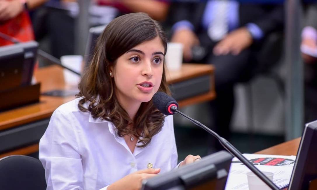 A deputada Tabata Amaral (PDT-SP) quer que o ministro da Educação esclareça os critérios de cortes
Foto: Zeca Ribeiro / CMulher