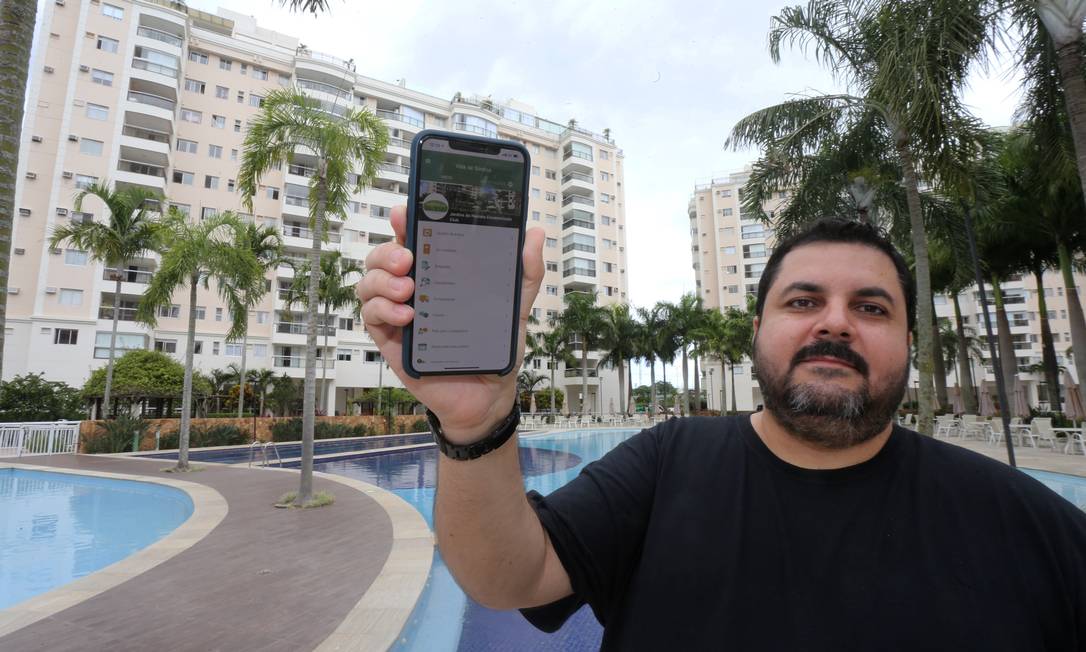 Luis Marques é síndico profissional do condominio Jardins do Recreio Foto: Guilherme Pinto / Agência O Globo