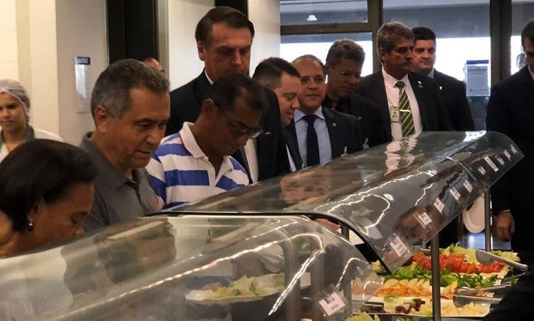 Pela primeira vez desde que tomou posse, Bolsonaro almoÃ§ou no refeitÃ³rio do PalÃ¡cio do Planalto Foto: Guilherme Amado