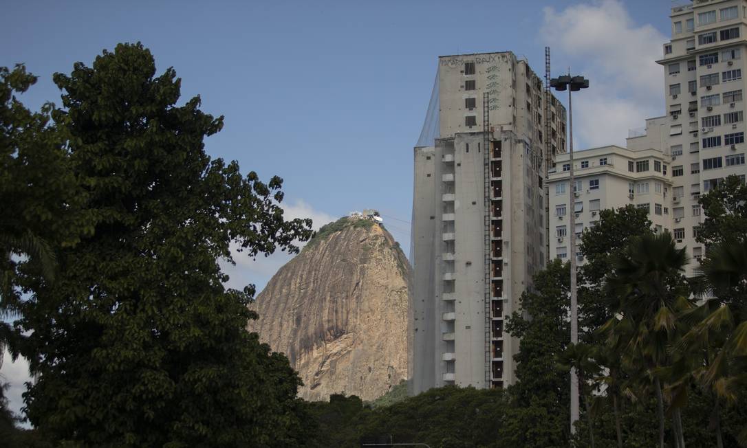 
Prédio do Rio By Yoo em curso no Flamengo: apartamentos mais caros venderam primeiro
Foto:
GABRIEL MONTEIRO
/
Agência O Globo
