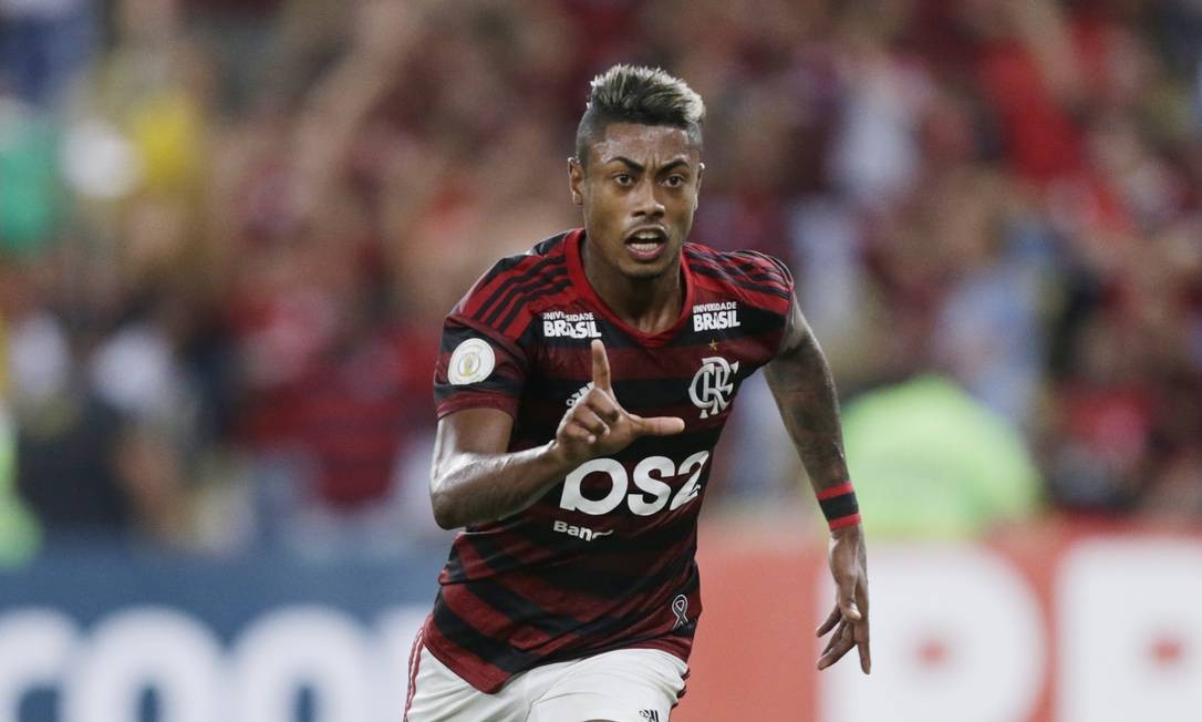 Em noite inspirada, Bruno Henrique marcou os dois gols do Flamengo Foto: Antonio Scorza / AgÃªncia O Globo