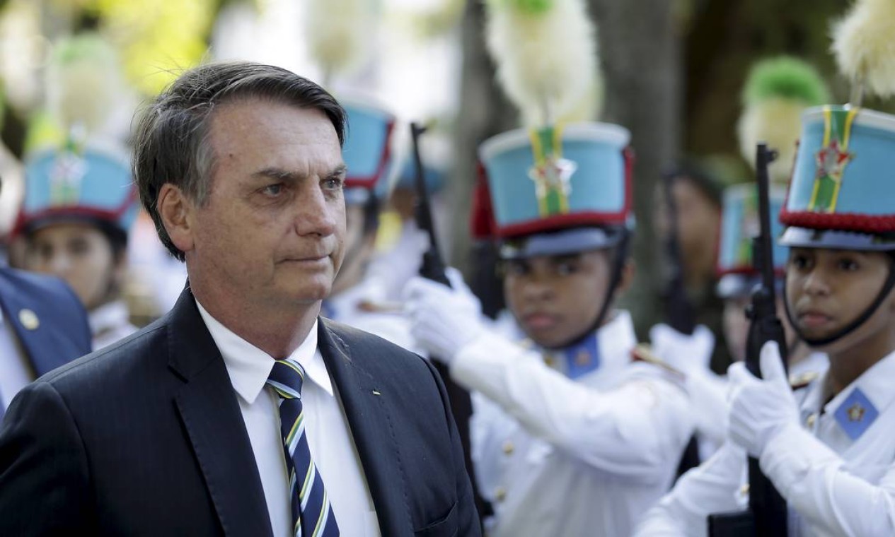 Bolsonaro reafirmou, durante a cerimônia, sua promessa de campanha de implementar colégios militares em todas as capitais do país Foto: Gabriel de Paiva / Agência O Globo