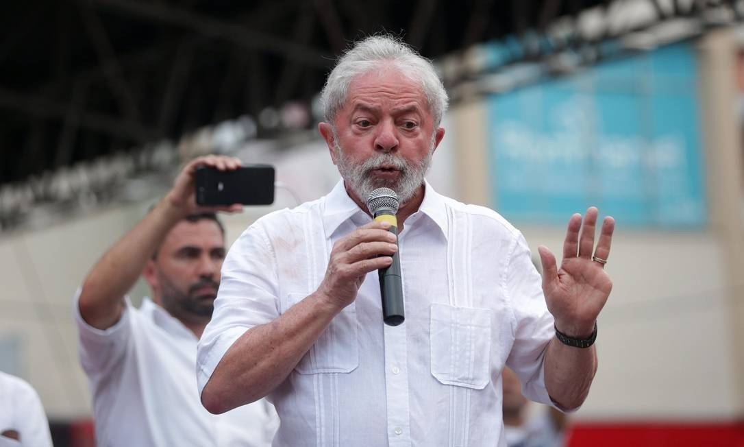 Ex-presidente Lula agradeceu Mourão durante entrevista Foto: Márcio Alves / Agência O Globo