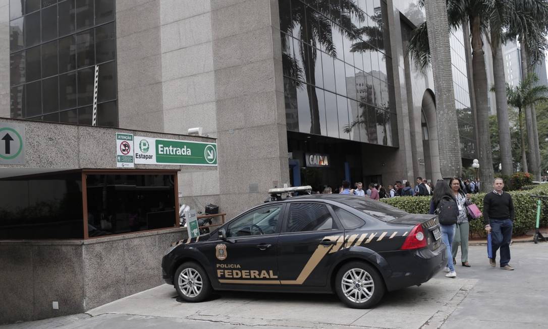 Pela primeira vez, Lava-Jato faz buscas dentro de instituição financeira. Alvo foi Banco Paulista, na Zona Sul de São Paulo Foto: Edilson Dantas / Agência O Globo