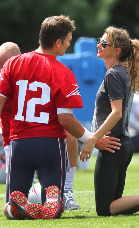 A mão boba durante um treino do New England Patriots, em 2018 Foto: Boston Globe / Boston Globe via Getty Images