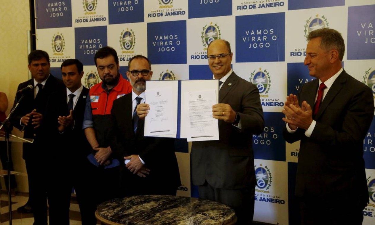 Governador do Rio Wilson Witzel na assinatura do decreto que acabou com a concessão do Maracanã Foto: Fábio Guimarães / Agência O Globo