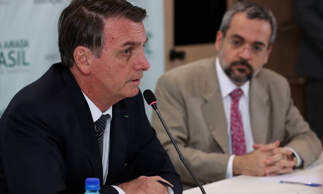 O presidente Jair Bolsonaro e o ministro da Educação, Abraham Weintraub Foto: Marcos Corrêa/PR