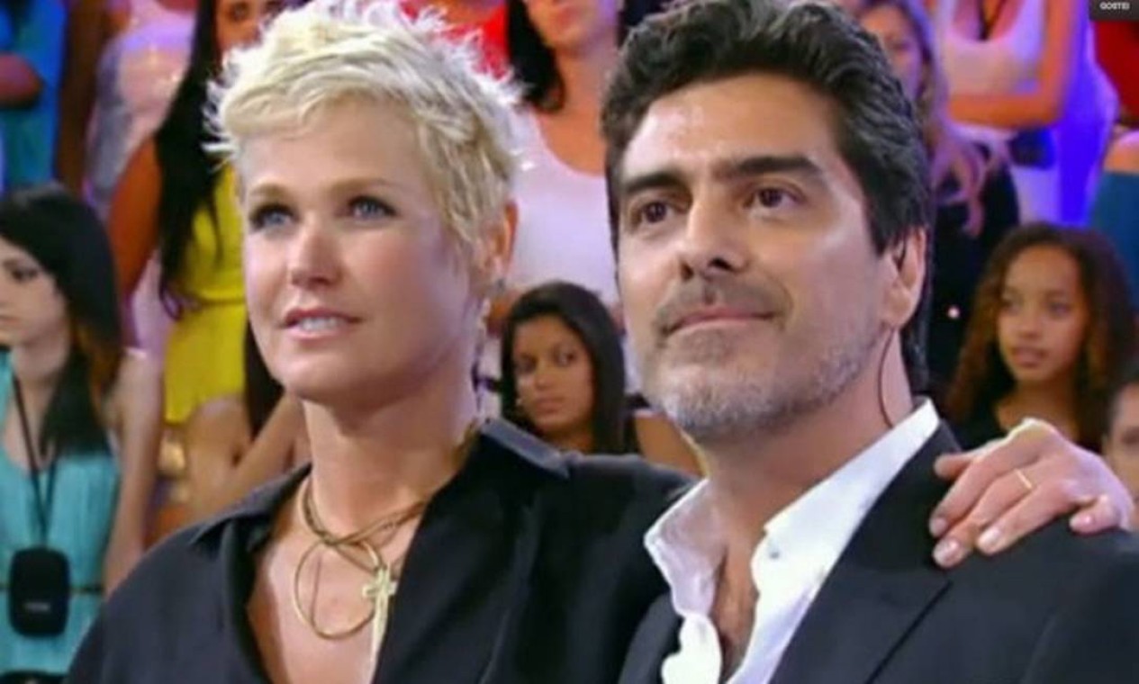 Em 2012, Junno Andrade e Xuxa Meneghel revelaram ao público que estavam namorando. Foto: Reprodução