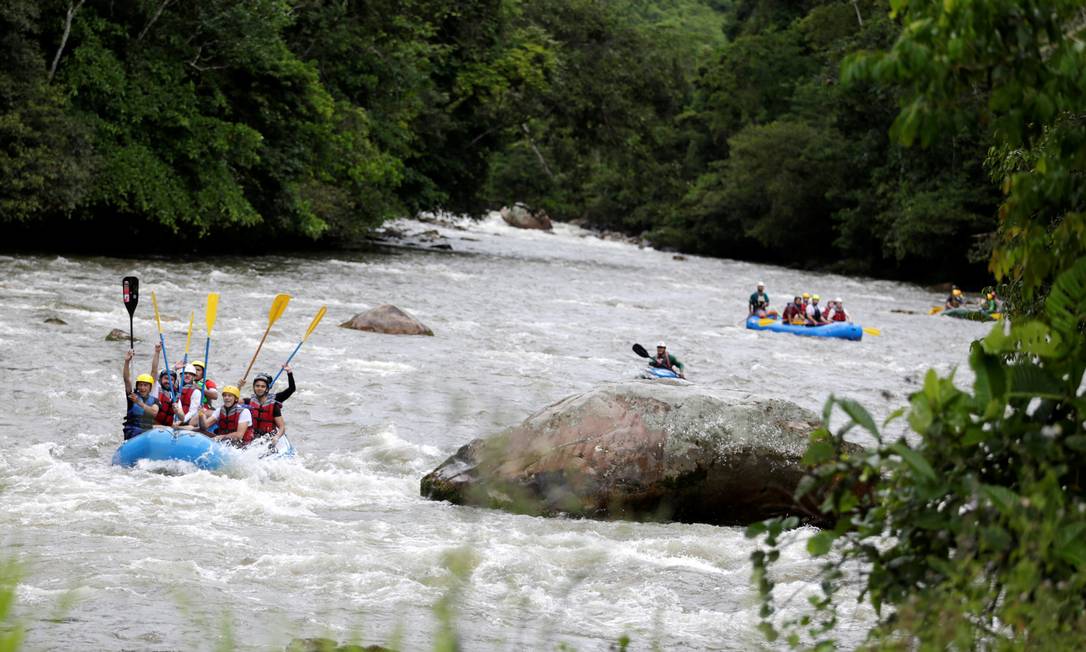 A group of the press and government representatives practice rafting guided by ex-FARC rebels in Miravalle, Colombia November 9, 2018. Picture taken November 9, 2018. REUTERS/Luisa Gonzalez Foto: Luisa Gonzalez / Reuters