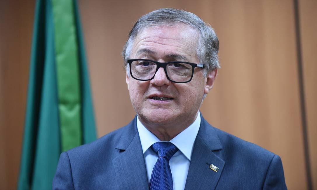 Ricardo V�lez Rodr�guez foi exonerado do cargo de Ministro de Estado da Educa��o em abril de 2019, depois de pol�micas com seus assessores. Ele terminou substitu�do por Abraham Weintraub Foto: Luis Fortes / MEC / Ag�ncia O Globo - 02/01/2019