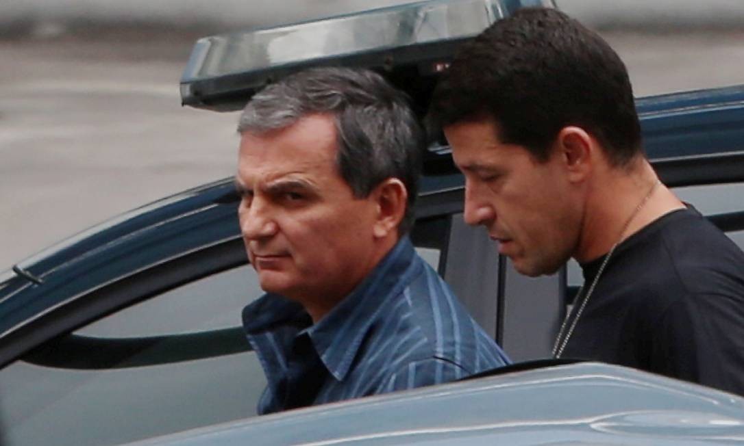 A PF prende o ex-chefe da Casa Civil do Rio Régis Fichtner, na operação "C'est fini", que em francês significa 'é o fim', em 23 de novembro de 2017. O nome seria uma alusão ao fim da "Farra dos Guardanapos" Foto: Fabiano Rocha / Agência O Globo