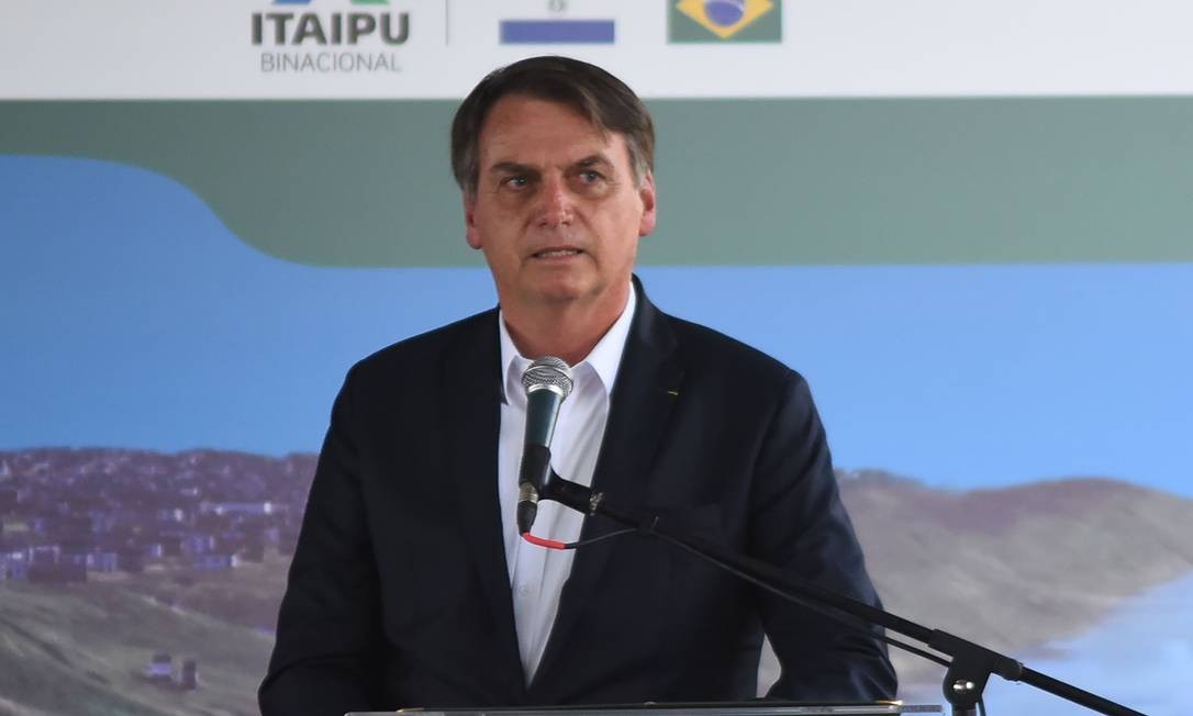 Bolsonaro fala durante cerimÃ´nia em Foz do IguaÃ§u nesta sexta-feira Foto: NORBERTO DUARTE / AFP