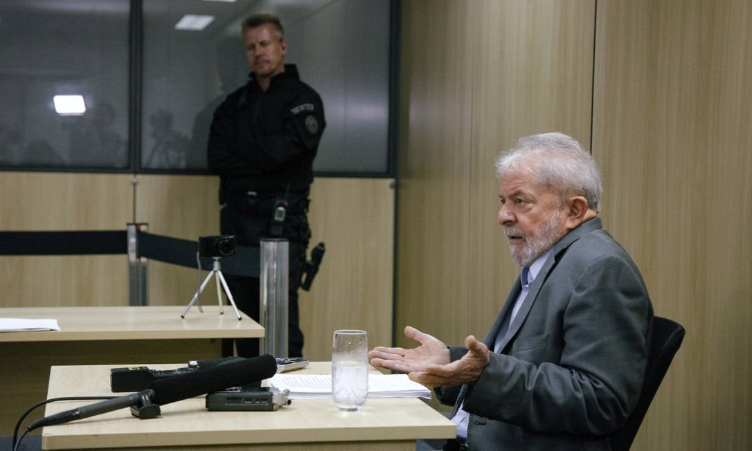 Lula durante entrevista Foto: ISABELLA LANAVE / AFP