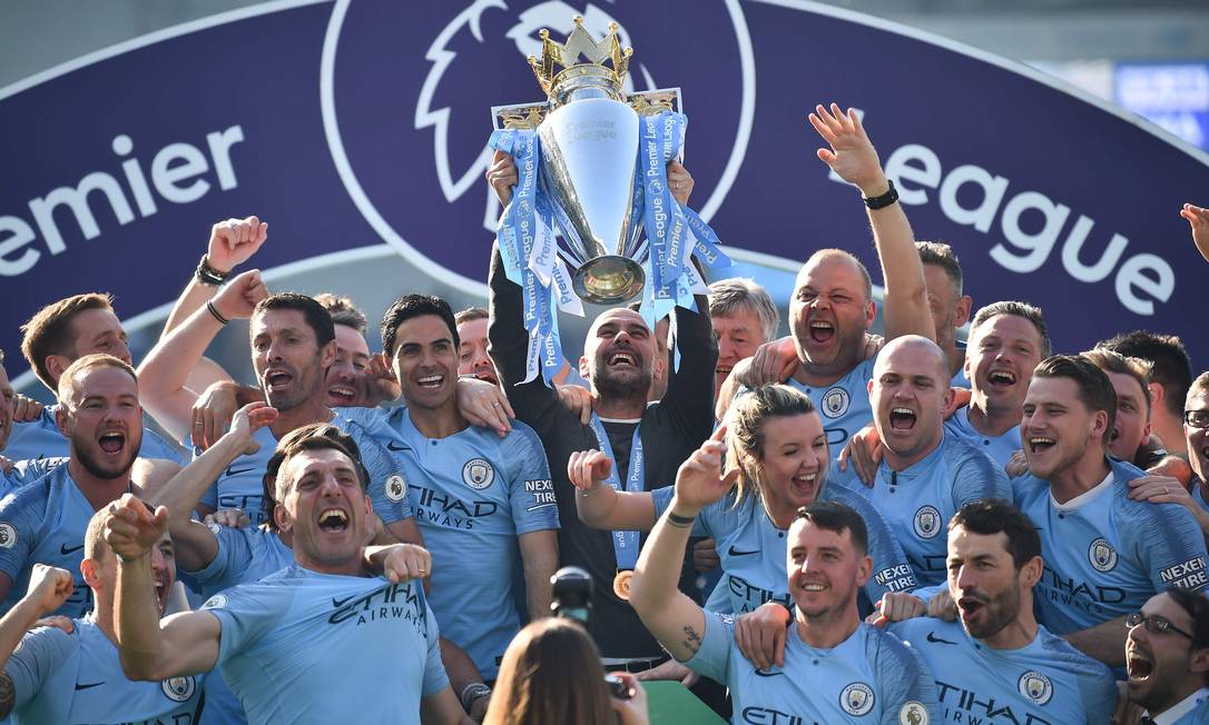 Manchester City Sai Atrás, Mas Goleia Brighton E Conquista O ...