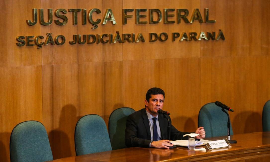 In a press conference, Moro announces that he decided to leave the judiciary after a 22-year career and assume the position of Minister of Justice for Jair Bolsonaro Photo: Geraldo Bubniak / Agência O Globo - 06/11/2018 